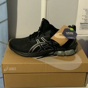 ASICS Men's Black and Silver Athletic Shoes